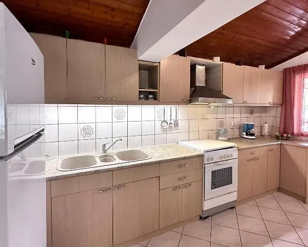 Katerinas Corfiot Maisons Appartamento Skriperon