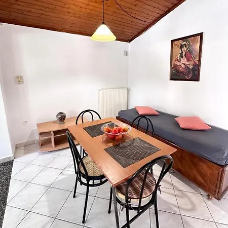 Katerinas Corfiot Maisons * Σκριπερό
